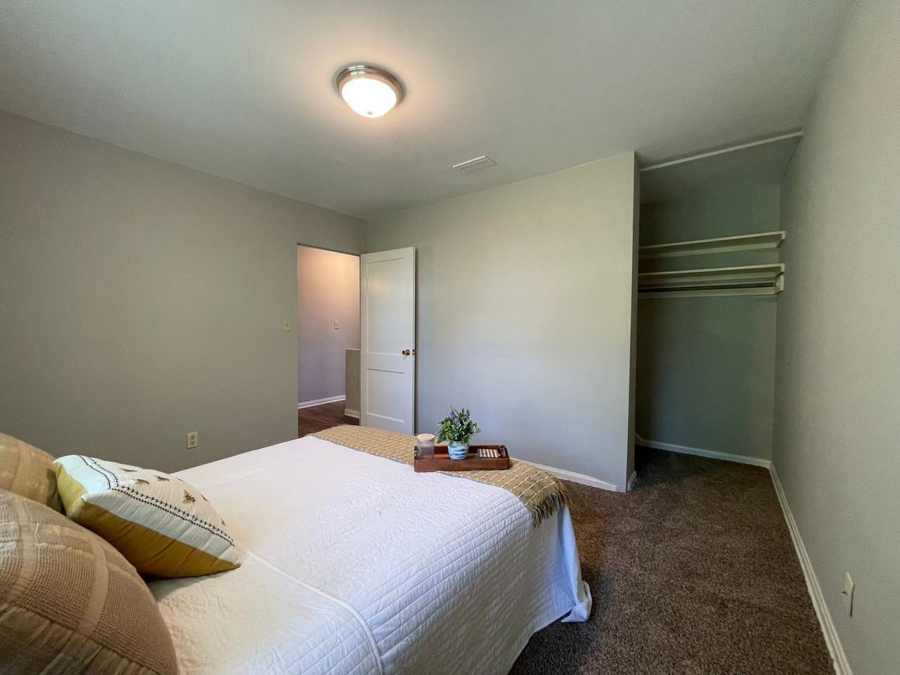 KSC Avonlea Apts - Photo 2 of 11