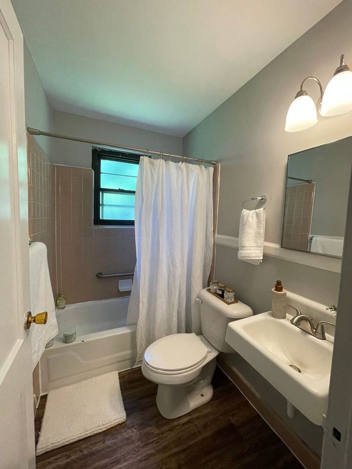KSC Avonlea Apts - Photo 3 of 11