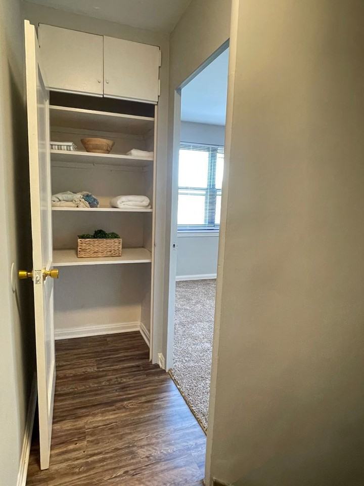 KSC Avonlea Apts - Photo 4 of 11