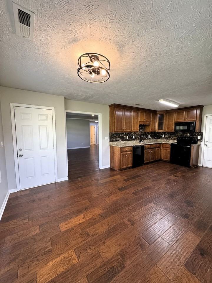 18304 Upland Trl - Photo 5 of 22