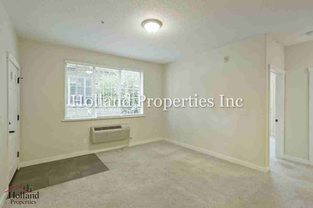 7898 Ne Miriam Way - Photo 5 of 18