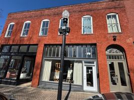 featured image of 125 125 - 127 W Solomon St