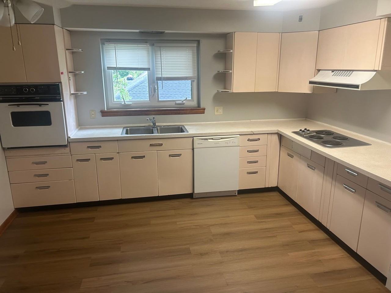 626 N Union St #5 - Photo 6 of 31