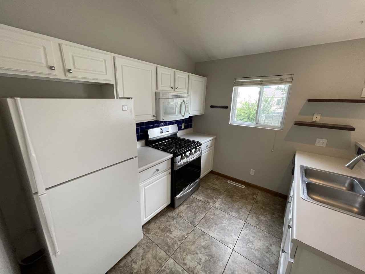 17738 Olive St - Photo 3 of 11
