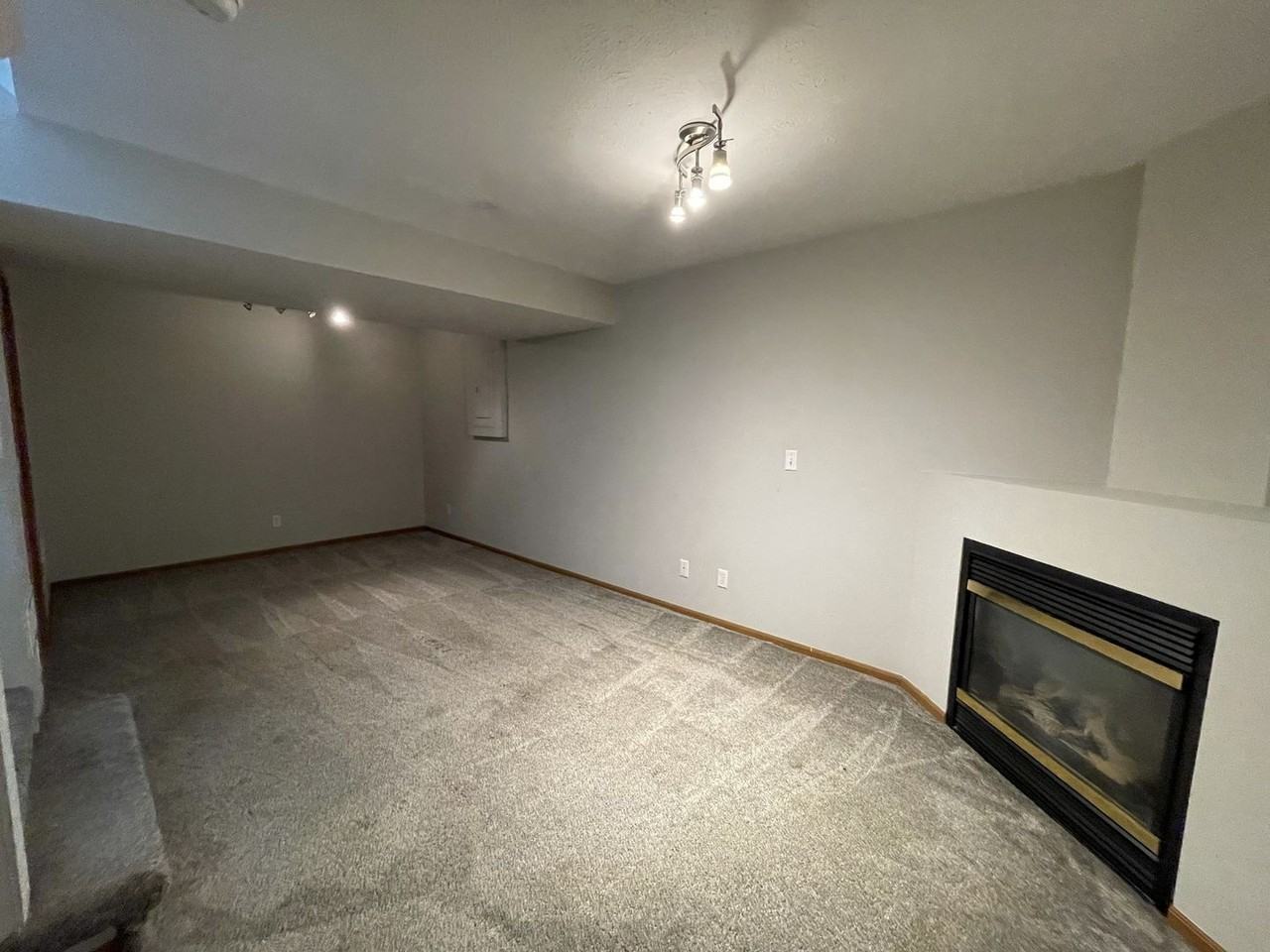 17738 Olive St - Photo 4 of 11