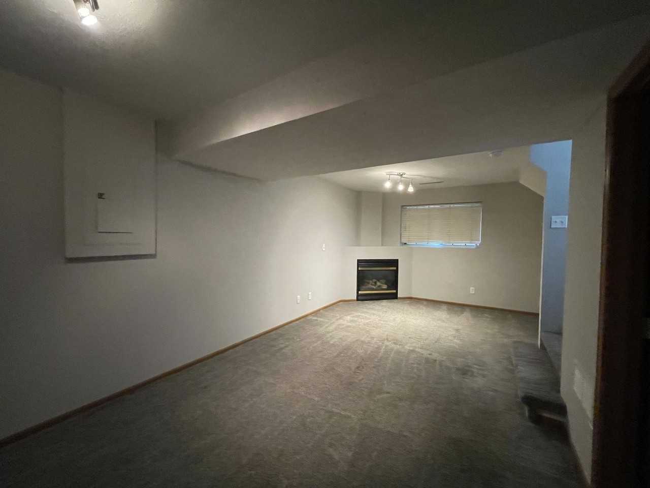 17738 Olive St - Photo 5 of 11