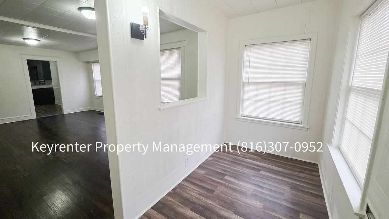 1512 W College St - Photo 2 of 34