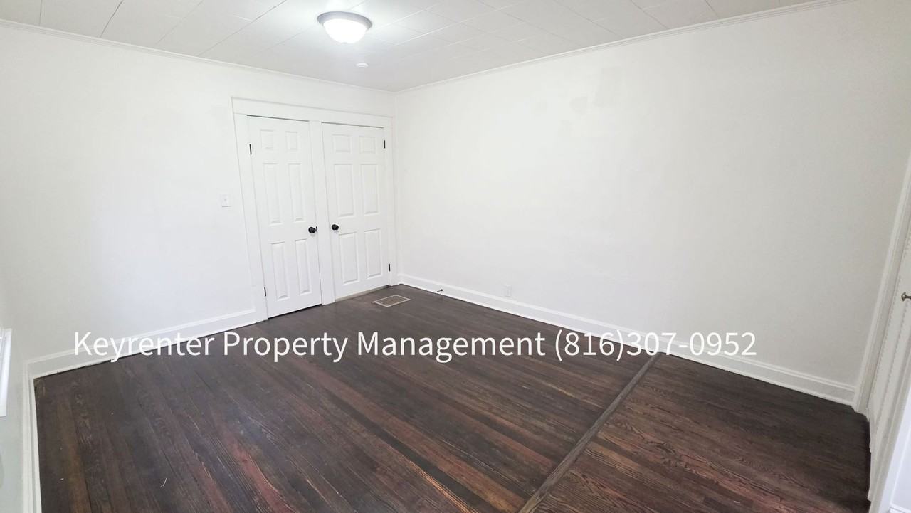 1512 W College St - Photo 3 of 34