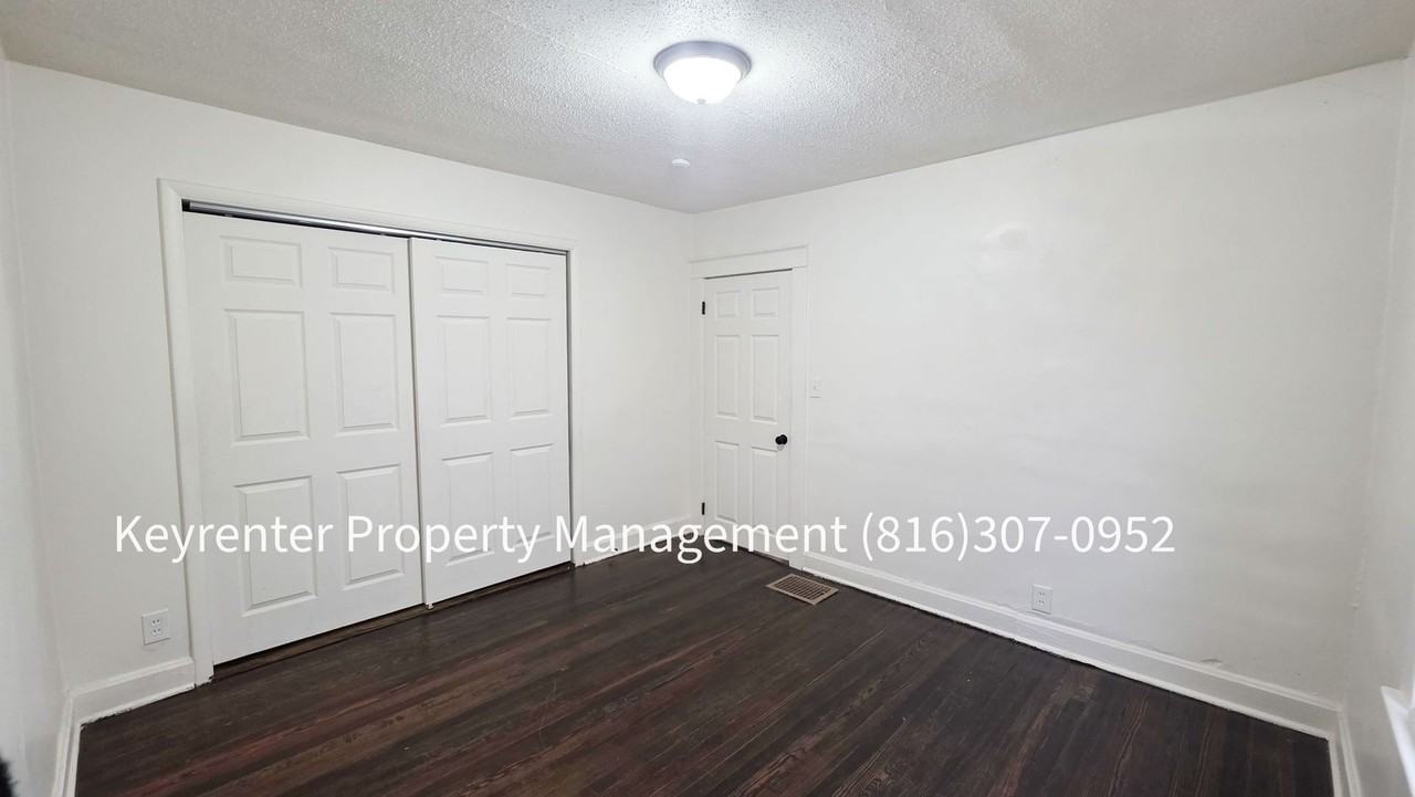 1512 W College St - Photo 5 of 34