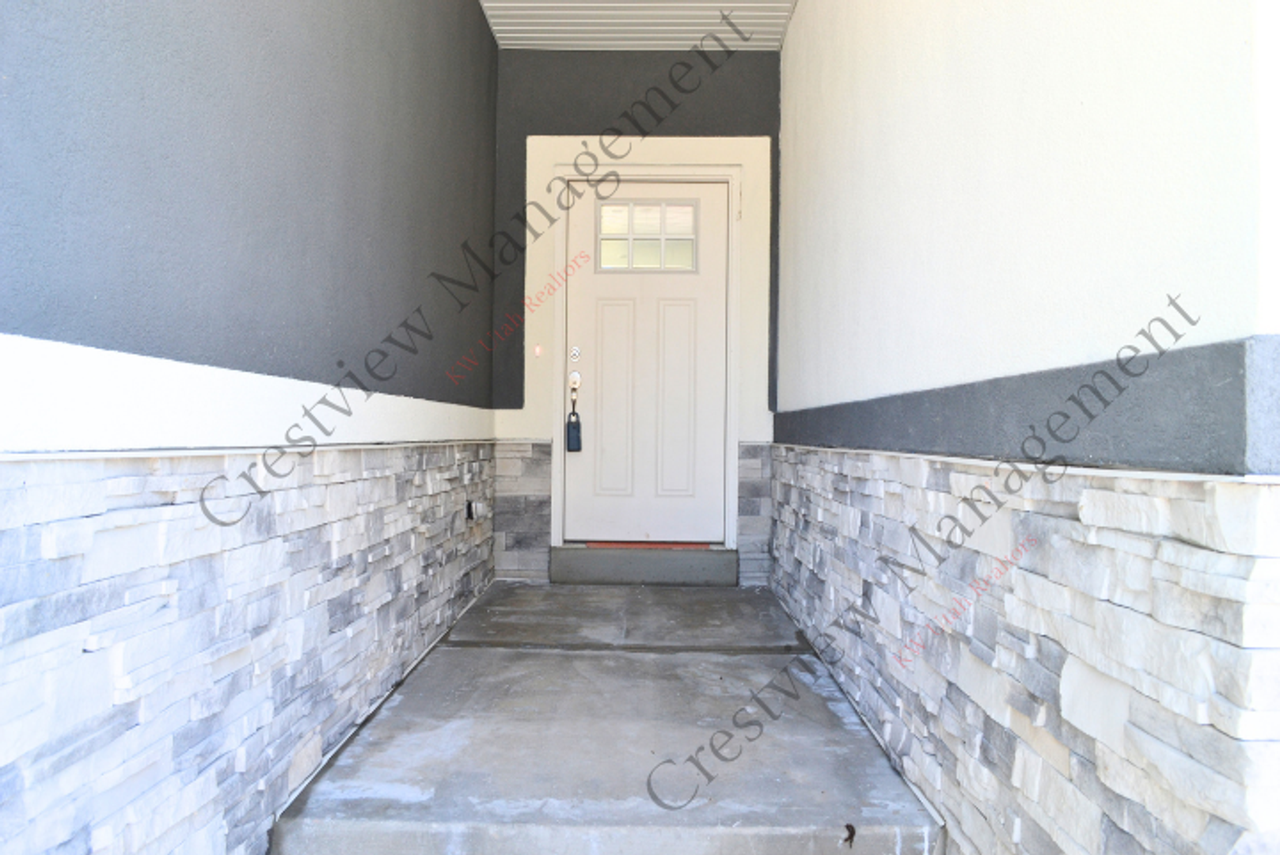 448 W Mcclellan Ct #3 - Photo 2 of 25
