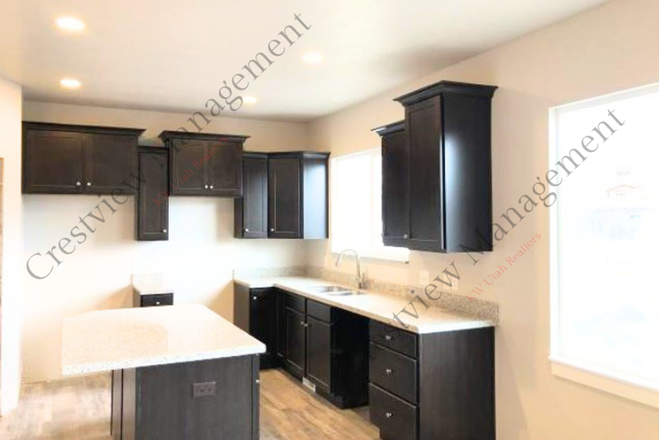 448 W Mcclellan Ct #3 - Photo 4 of 25