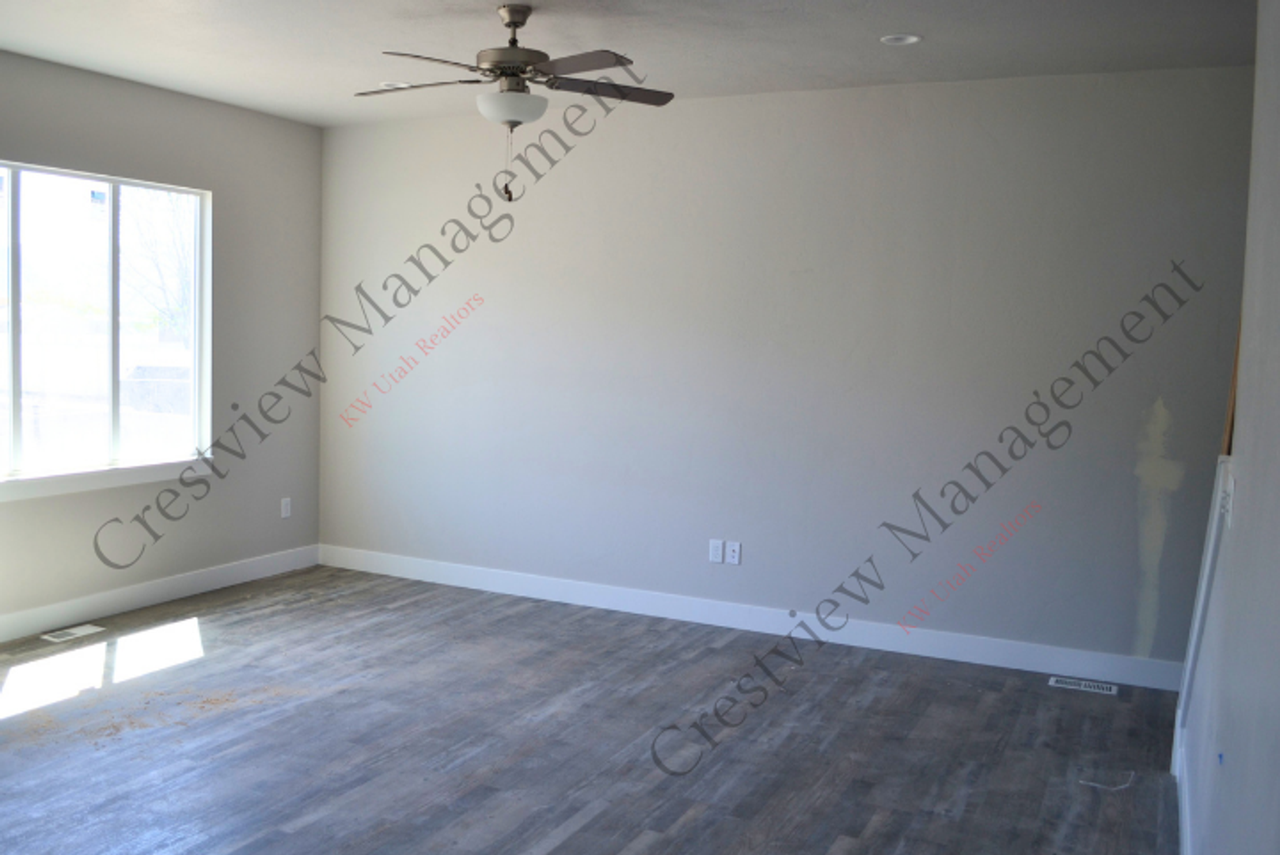448 W Mcclellan Ct #3 - Photo 5 of 25