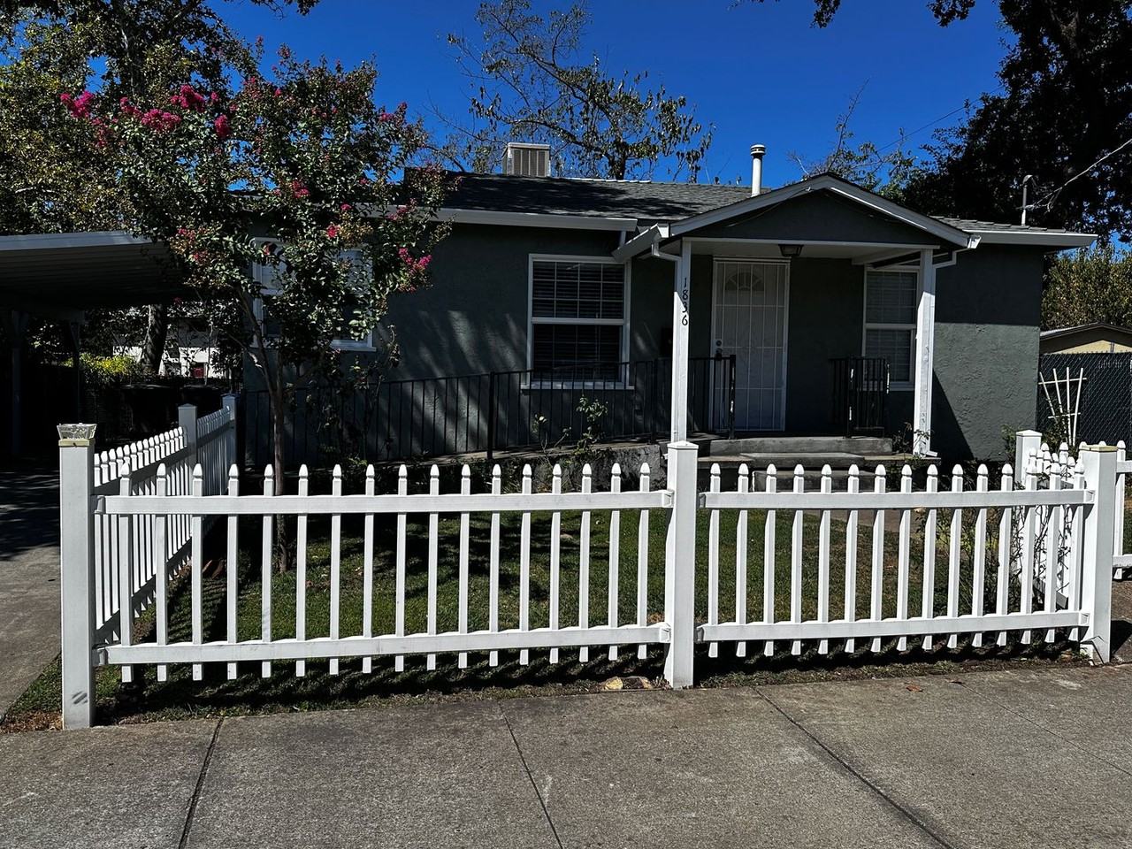 1836 Continental St - Photo 2 of 36
