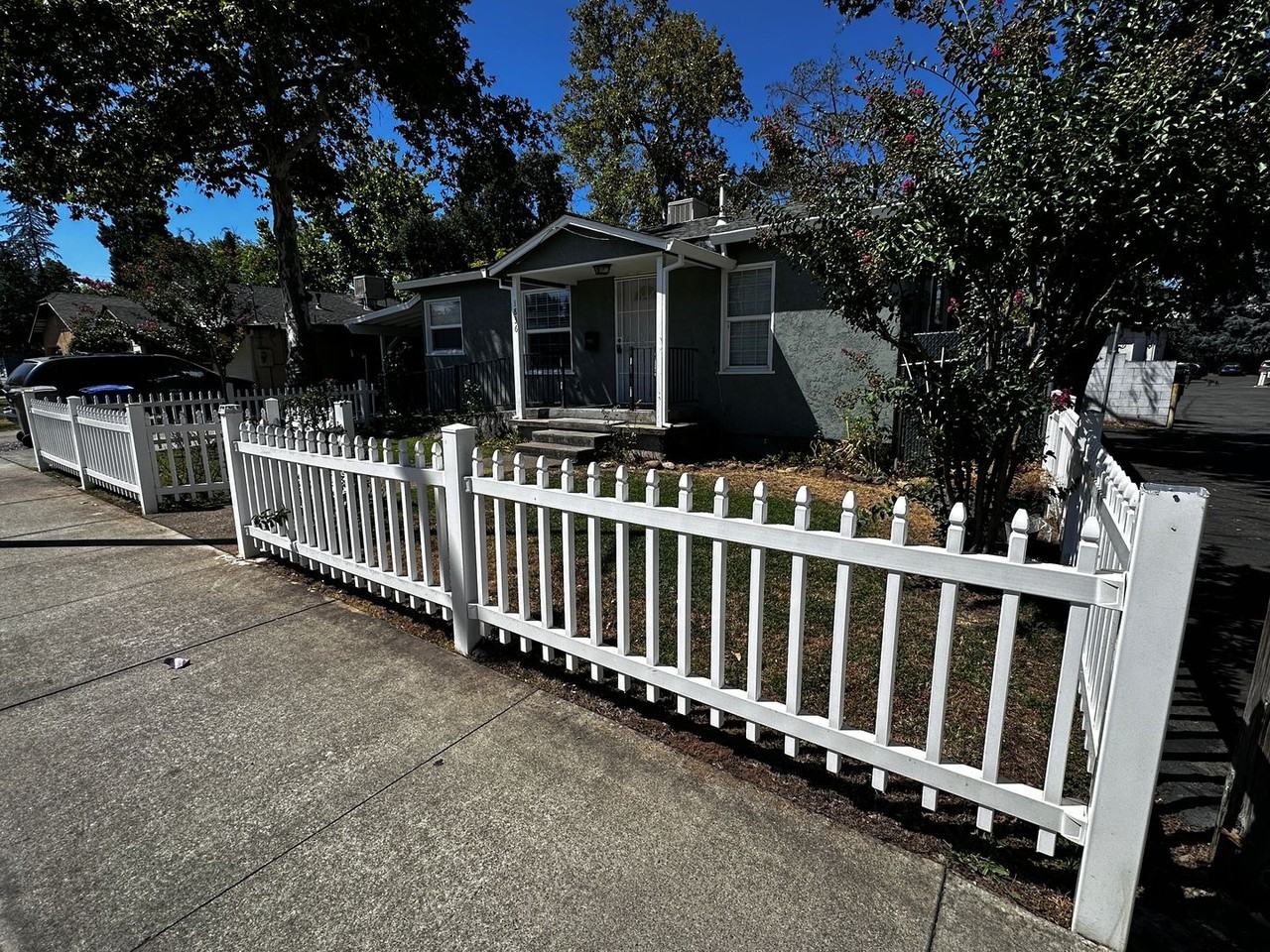 1836 Continental St - Photo 3 of 36