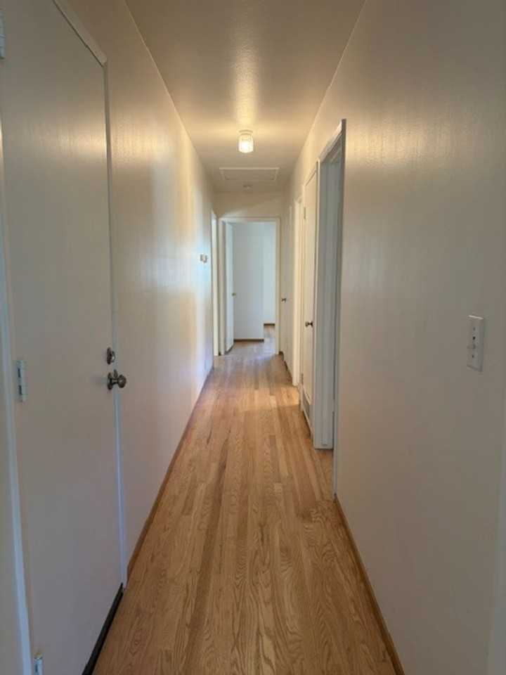 430 S Bayview Ave - Photo 6 of 19