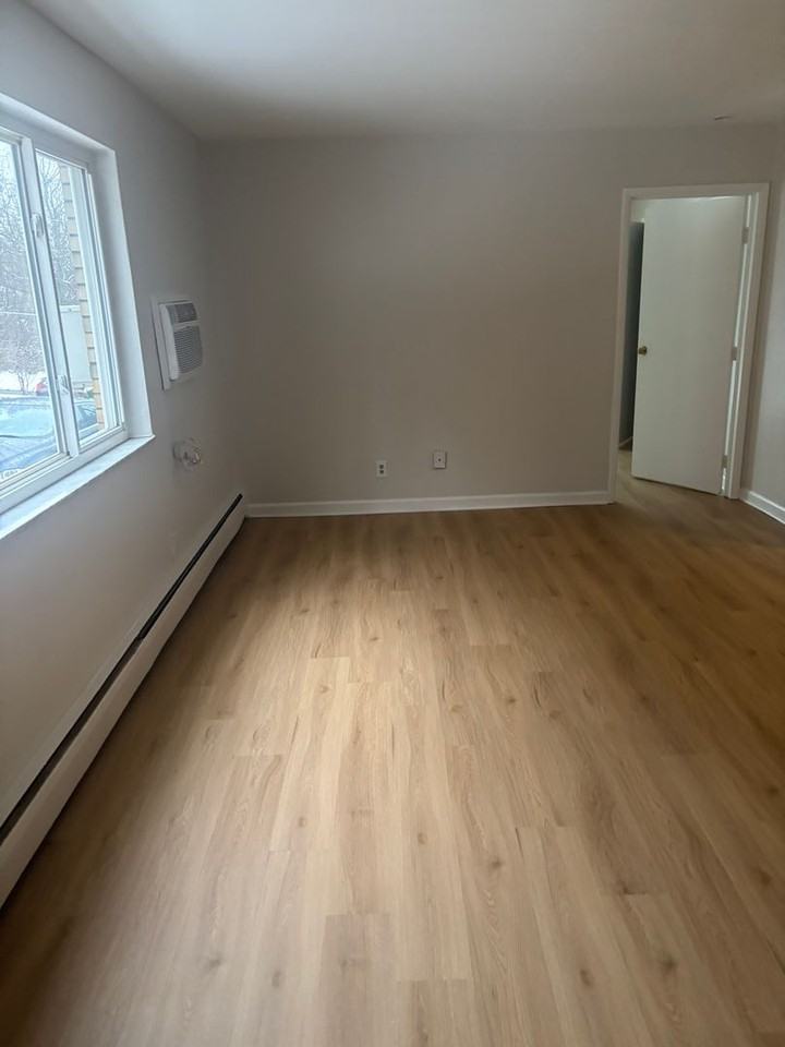 508 Clinton Springs Ave - Photo 2 of 6