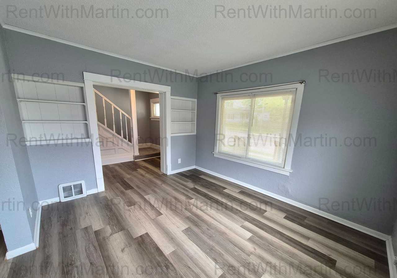 310 N Frederick Ave - Photo 3 of 21