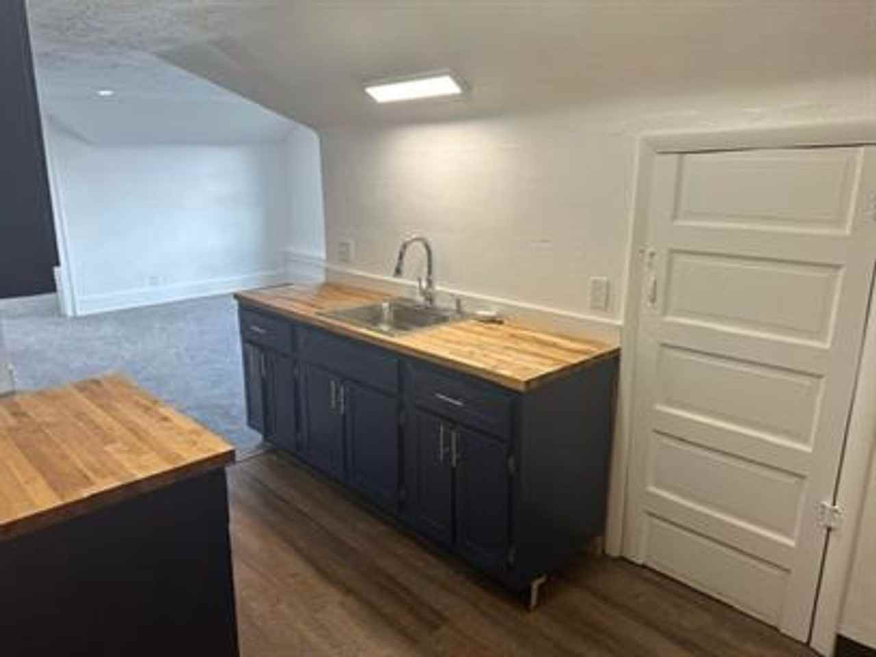 726 Large Avenue - Photo 3 of 28
