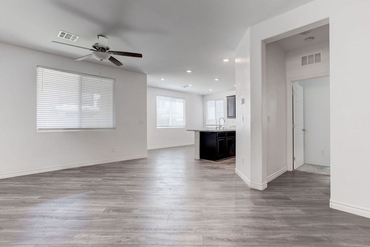 7106 Calvert Cliffs St - Photo 2 of 49