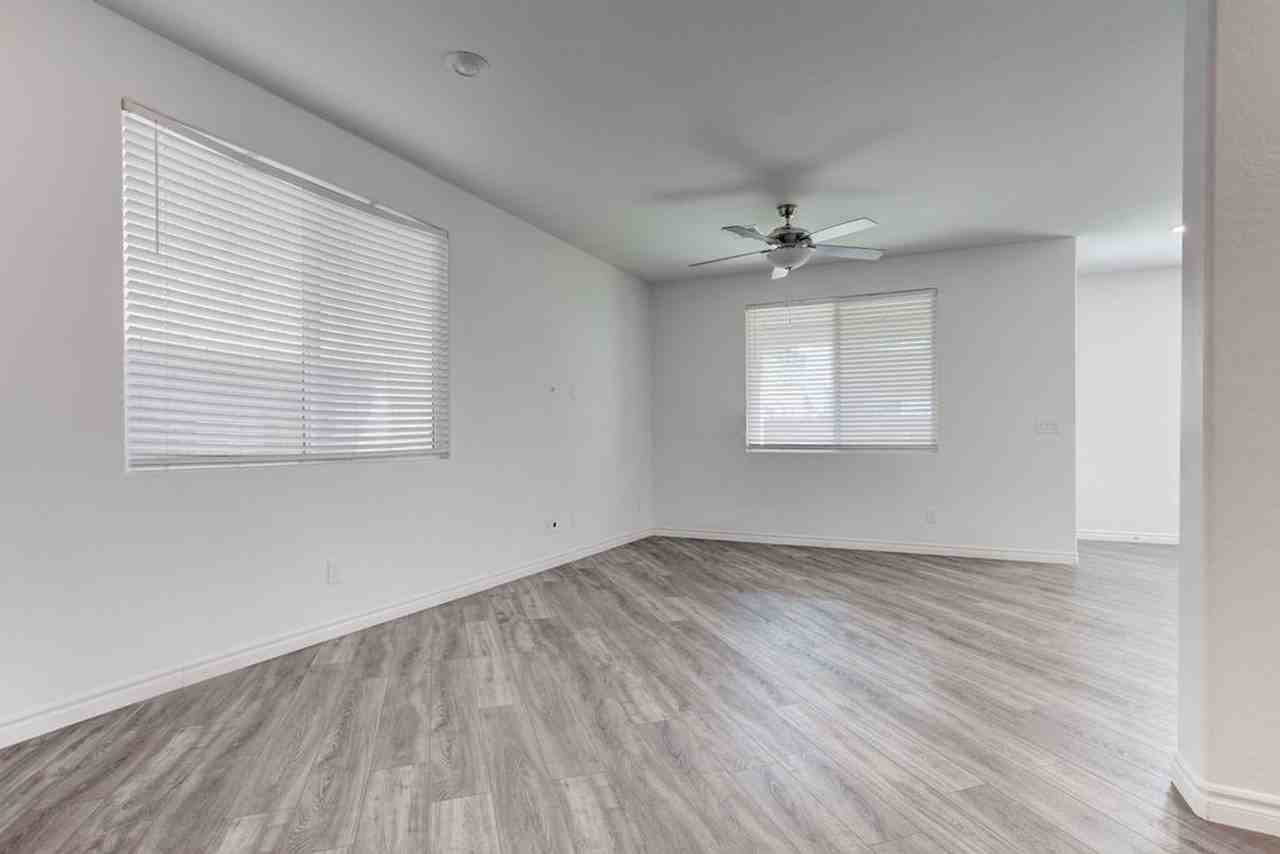 7106 Calvert Cliffs St - Photo 3 of 49