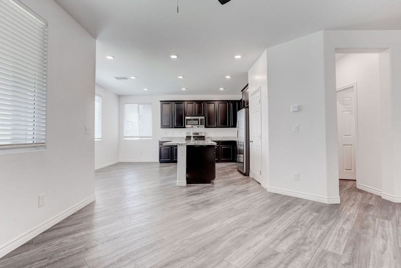 7106 Calvert Cliffs St - Photo 6 of 49