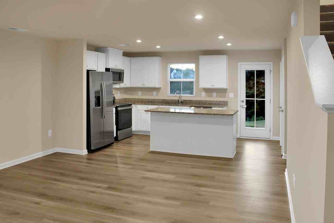 80 Glacier Ave - Photo 4 of 30