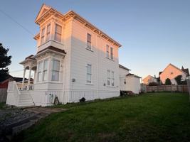 featured image of 1627 Pine St