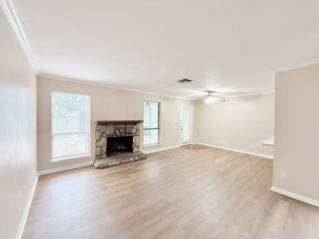 6069 Hilburn Rd - Photo 4 of 17