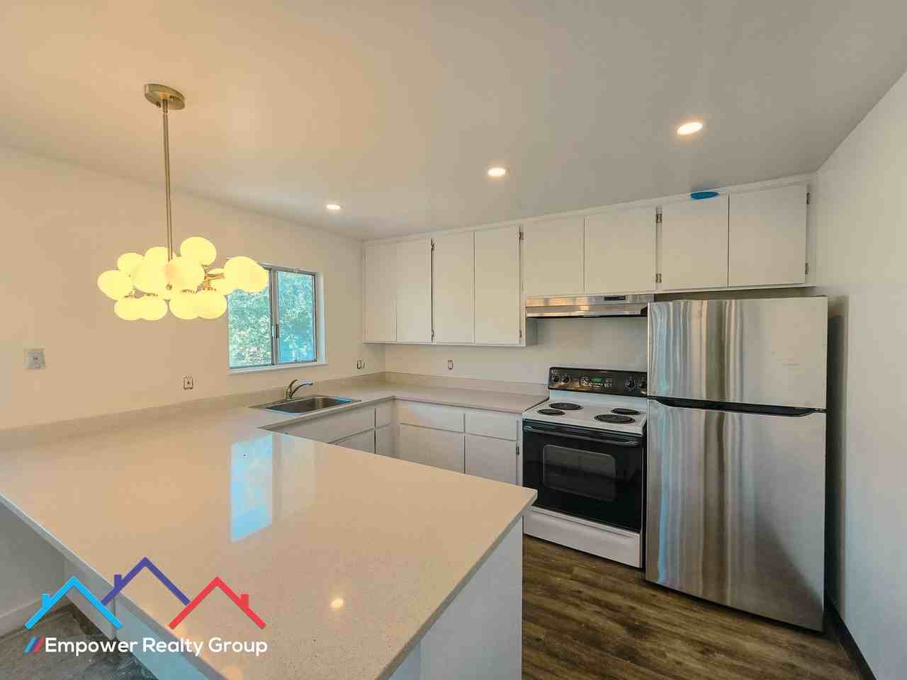 1512 Mozart St #F - Photo 2 of 12