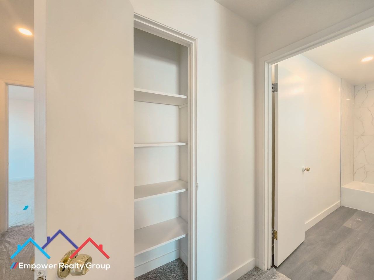 1512 Mozart St #F - Photo 6 of 12