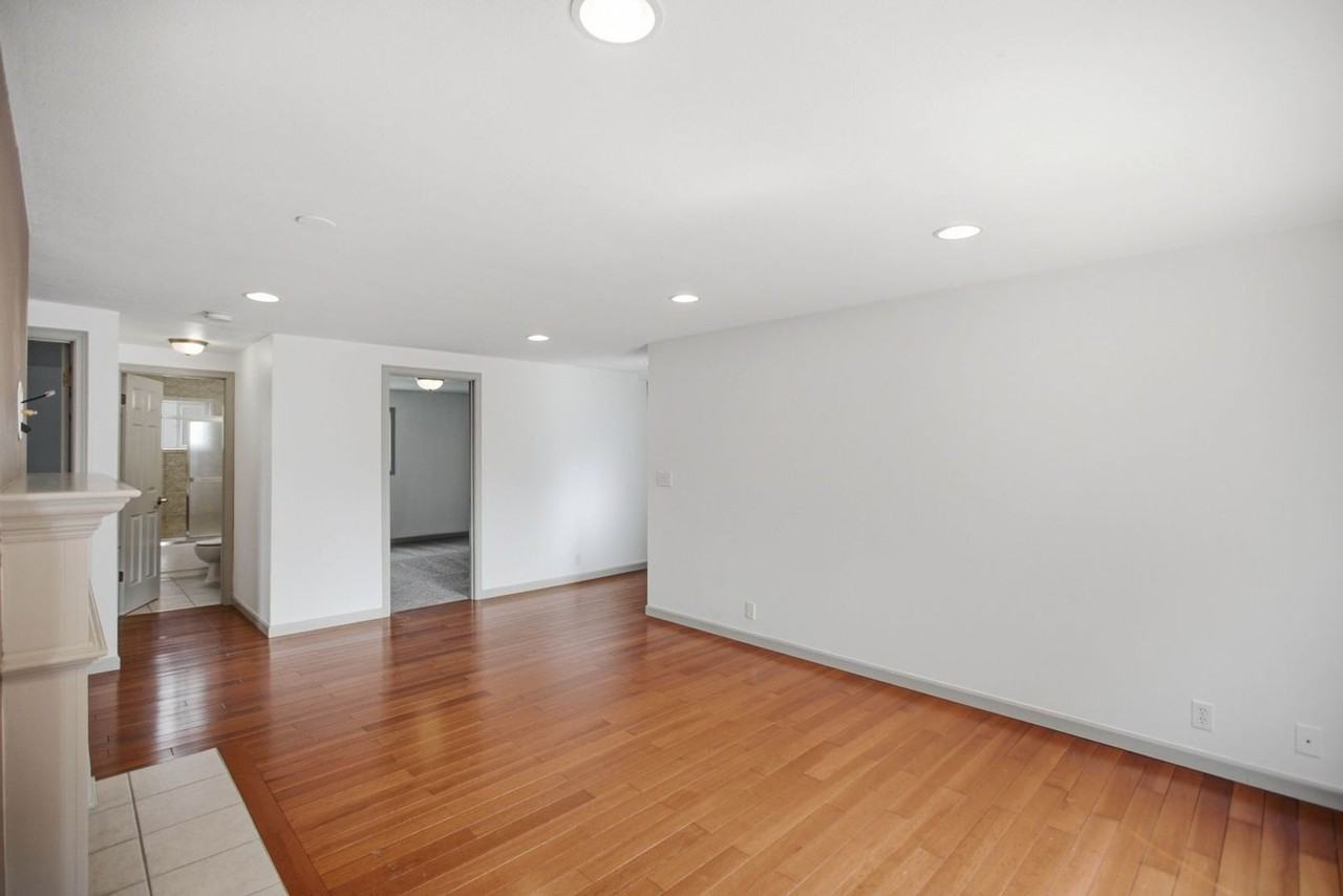 1742 S Shelton St - Photo 7 of 36