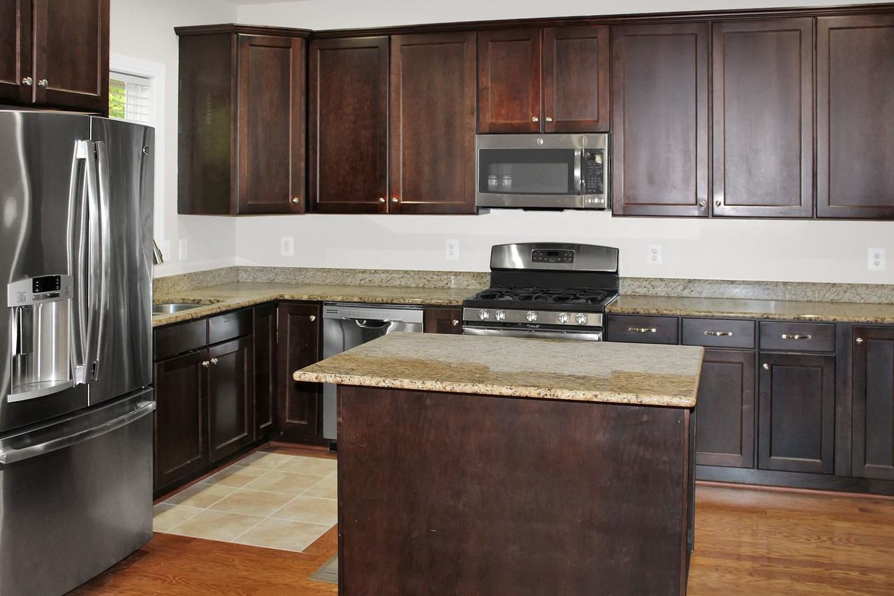 1616 Kempton Pl - Photo 3 of 23
