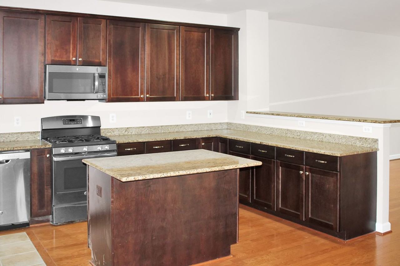 1616 Kempton Pl - Photo 4 of 23