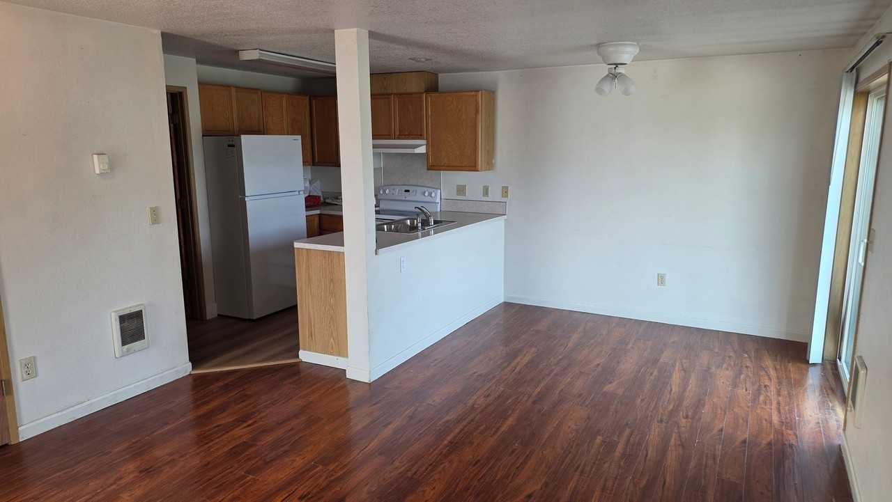 15310 Se 8th St - Photo 2 of 11