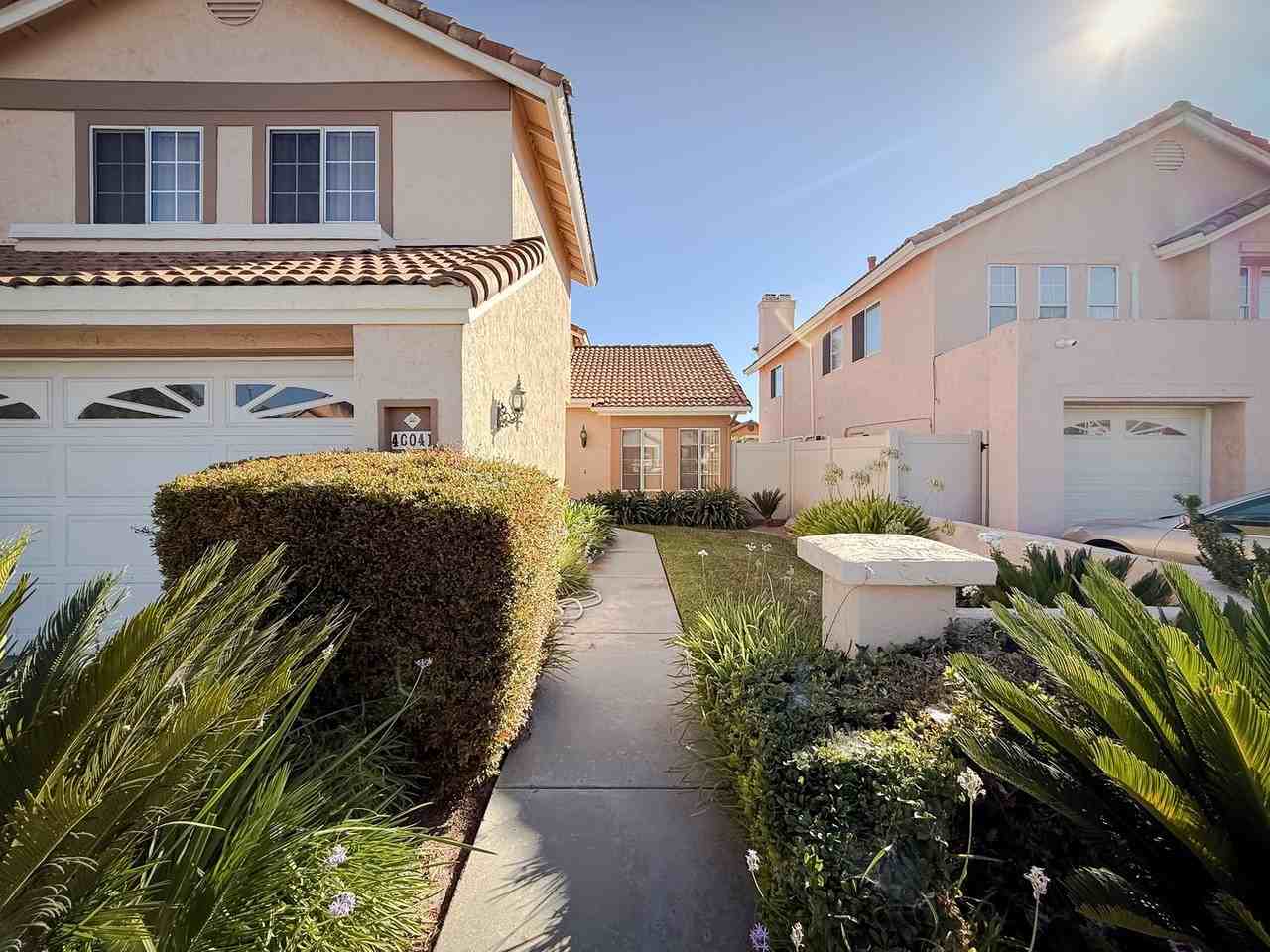 40041 Zamura Ct - Photo 4 of 39