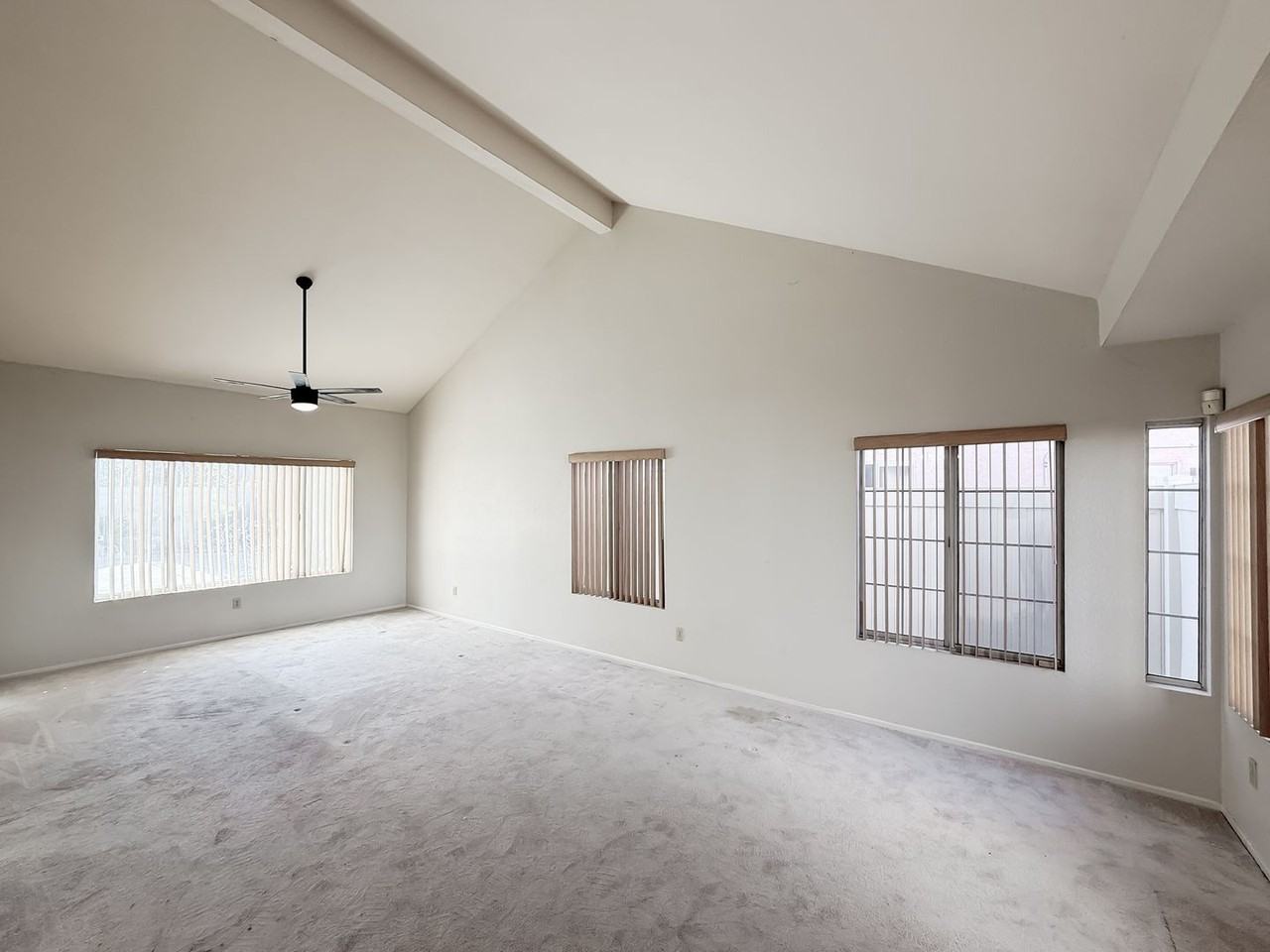 40041 Zamura Ct - Photo 7 of 39