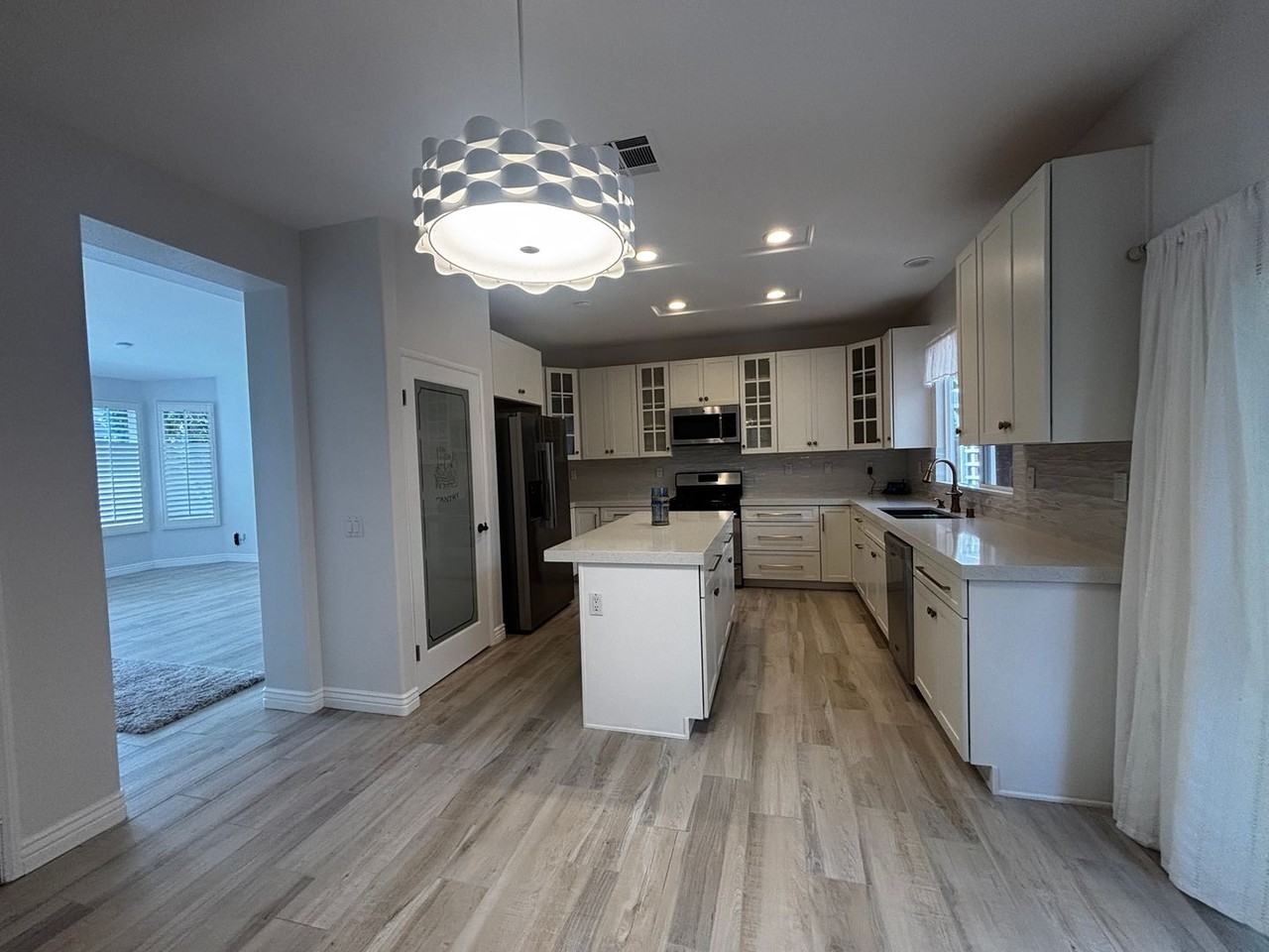 634 Compass Ct - Photo 5 of 35