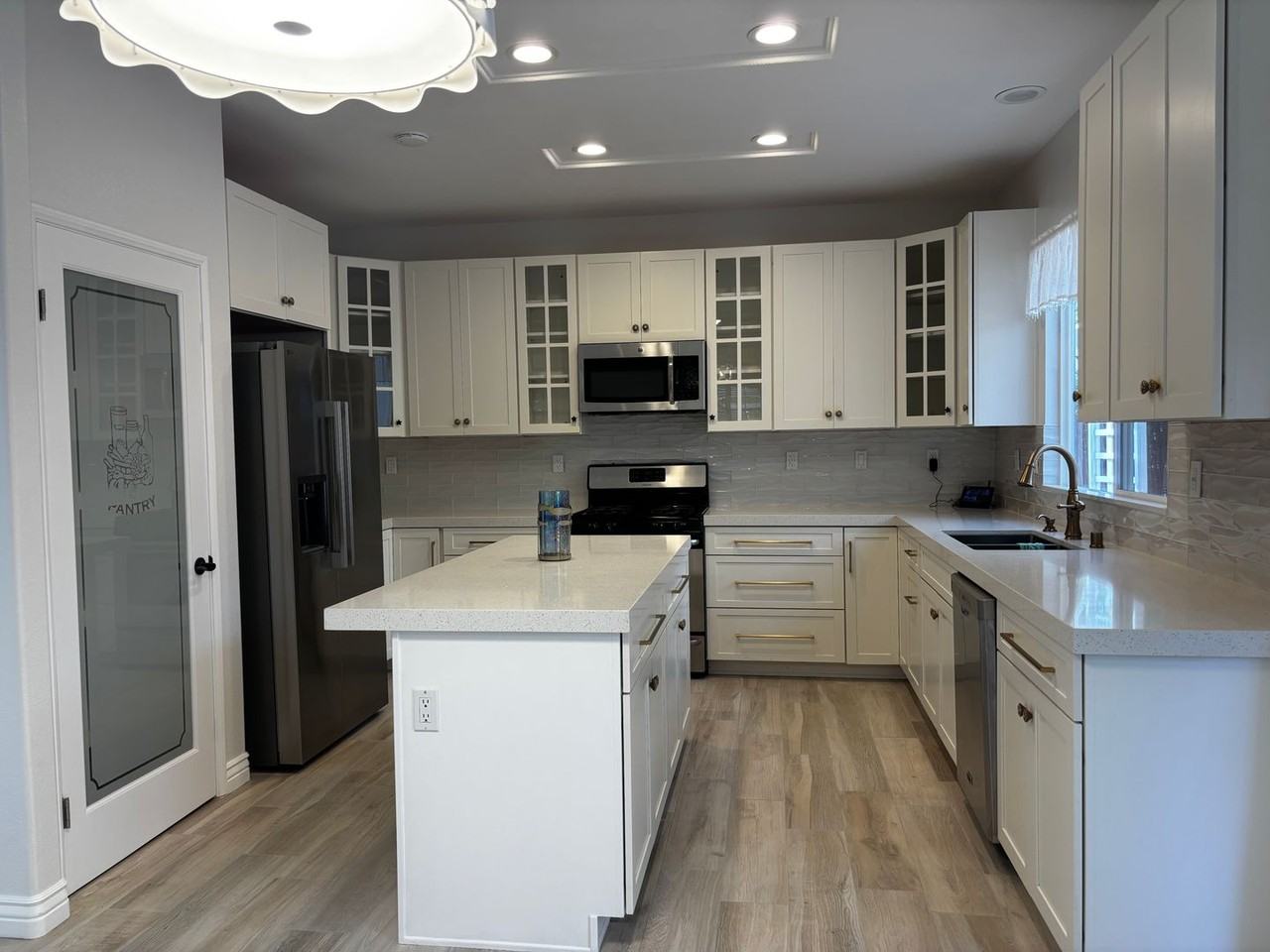 634 Compass Ct - Photo 6 of 35