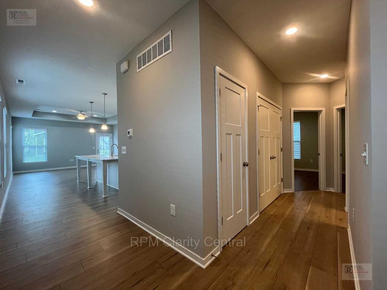 7089 Ashford Way - Photo 4 of 11