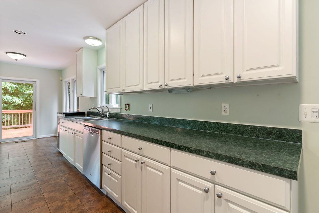 2206 N Taft St - Photo 7 of 43