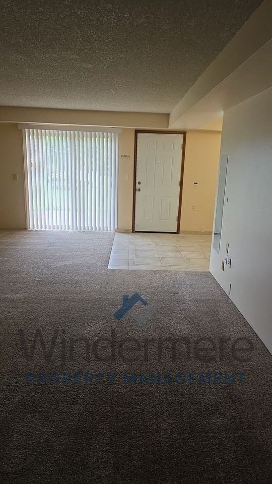 763 1/2 Village Way - Photo 4 of 19