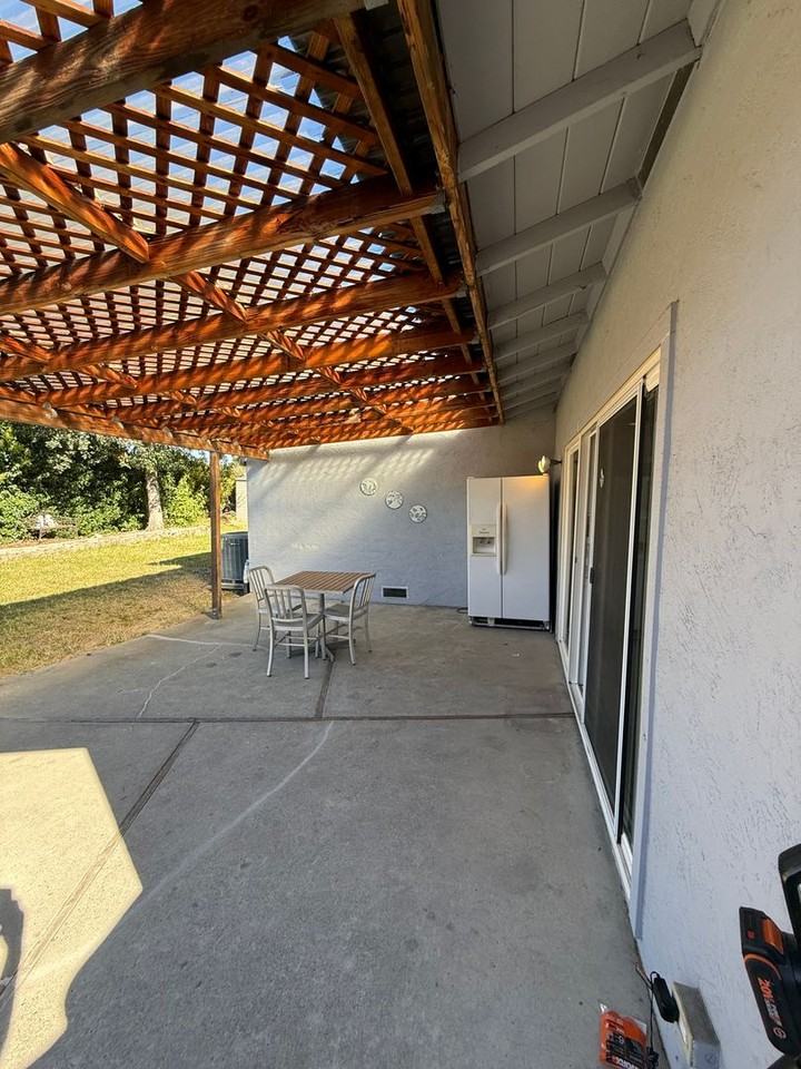 7389 Newcastle Ln - Photo 7 of 35