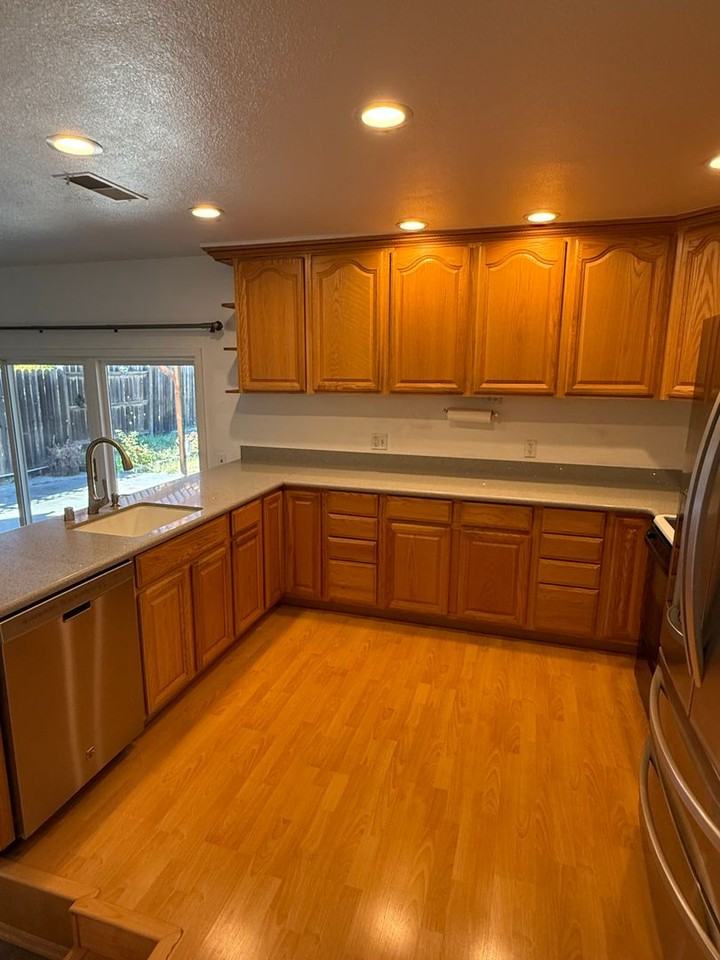 7389 Newcastle Ln - Photo 4 of 31