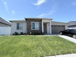 featured image of 7110 S Hever St