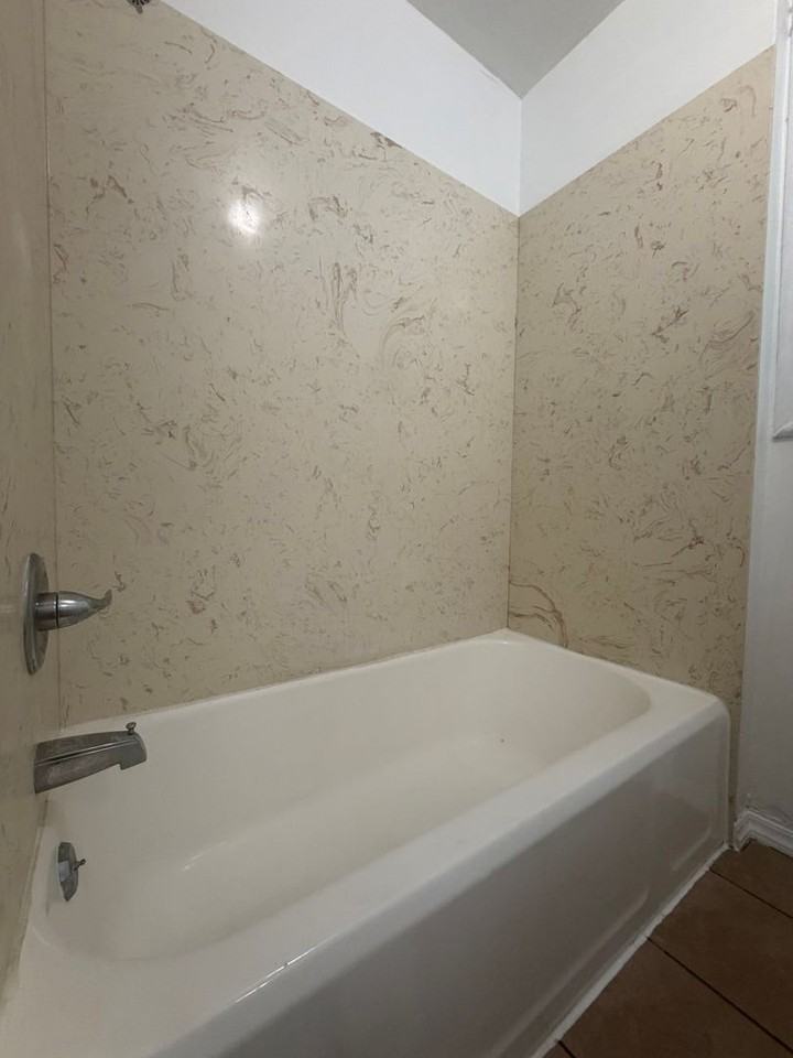 1602 Ashby Ave - Photo 7 of 9
