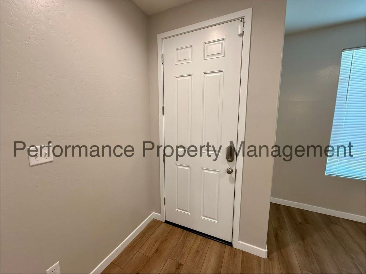 7215 Canyon Creek Dr - Photo 2 of 21