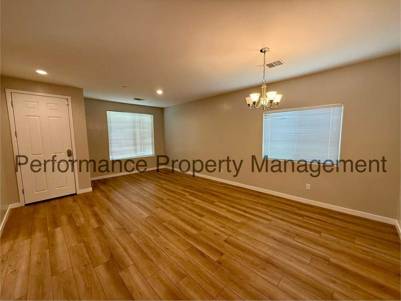 7215 Canyon Creek Dr - Photo 3 of 21