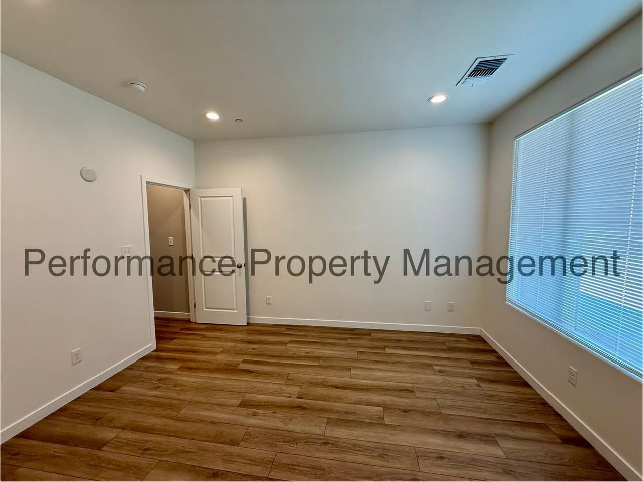 7215 Canyon Creek Dr - Photo 4 of 21