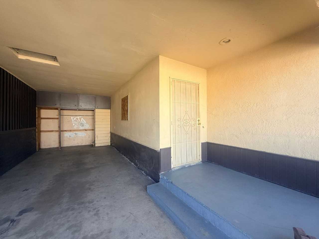 289 S Sheriff Ave - Photo 4 of 5