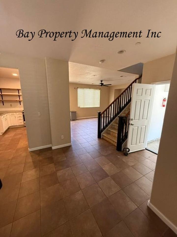 380 Barolo Cir - Photo 3 of 27